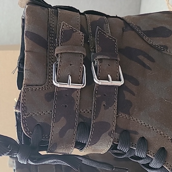 Design Lab Aurora Camo Combat Boots - 8 - Picture 7 of 15